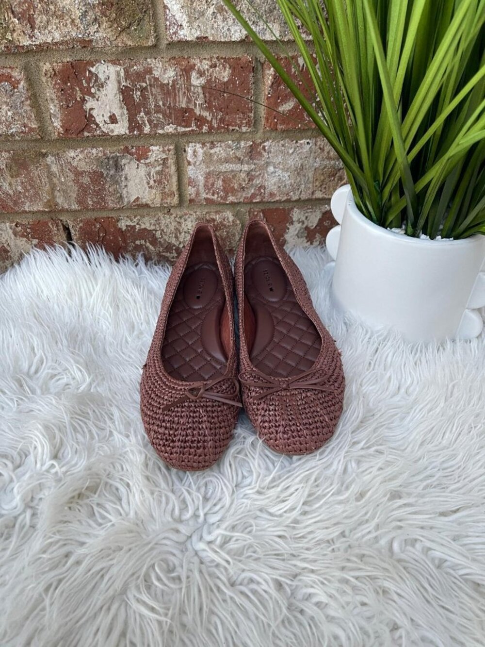 Birdies The Hummingbird Woven Bow Flats in Walnut Raffia Color Size 8 - Picture 6 of 13